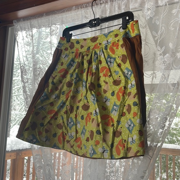 Cute Handmade (?) Hedgehog, Owl and Squirrel skirt - Picture 1 of 5